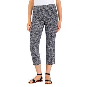 Hilary Radley Ladies' Pull On Capri